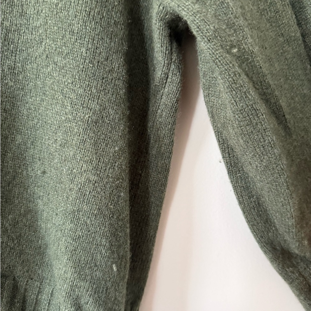 Everlane Dark Green Recycled Cashmere Sweater - Picture 3 of 4